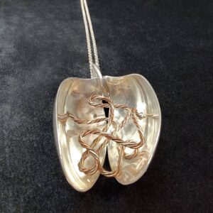 Open shell necklace