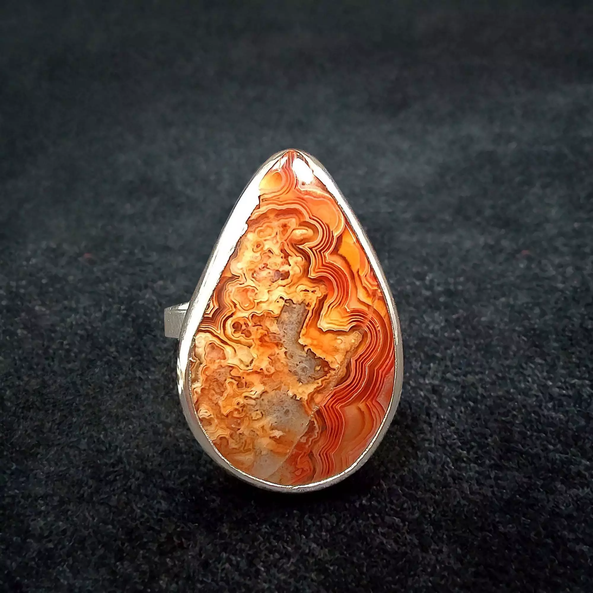 Brown stone ring (N)